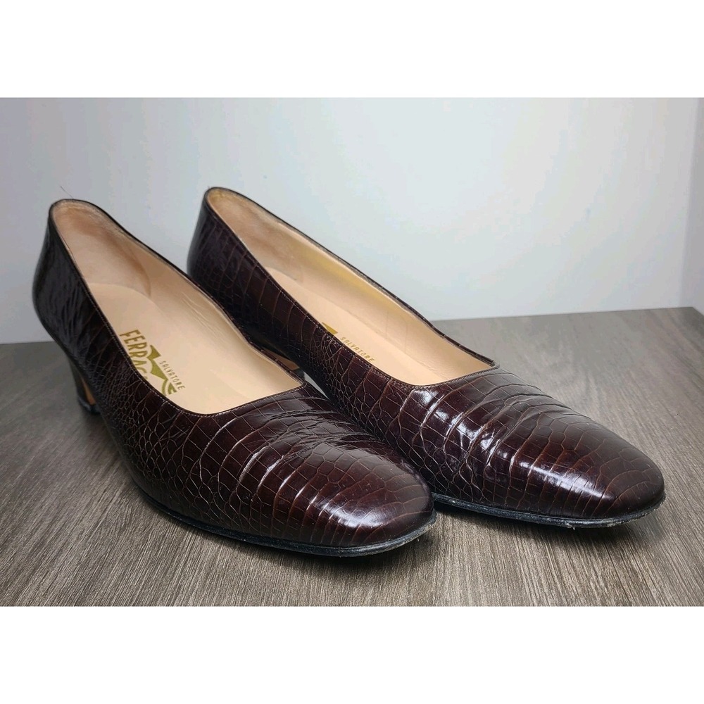 Salvatore Ferragamo Womens 10 AAA Brown Croc Embossed Leather Pumps Italy Heels